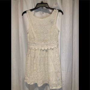White floral Woman’s small dress